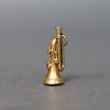 Load image into Gallery viewer, Antique Victorian trumpet intaglio with bloodstone in 15ct gold
