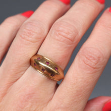 Load image into Gallery viewer, Vintage mid-century ruby ring with star setting in 18ct gold
