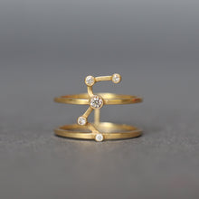 Load image into Gallery viewer, Modern Cassiopeia constellation star ring by Danish jewellery jewelry designer Sophie Bille Brahe. Tycho Brahe famous astronomer granddaughter. Modern design clean lines ring. Diamond star ring.
