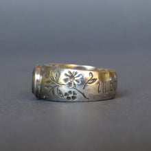 Load image into Gallery viewer, Georgian silver posy ring w/motto &#39;In Good Hope&#39; &amp; clasped hands
