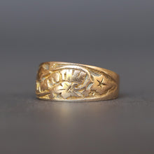 Load image into Gallery viewer, Antique Victorian era &#39;I Cling to Thee&#39; ring with ivy in 9ct gold
