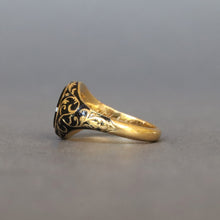 Load image into Gallery viewer, Antique Victorian mourning ring with agate &amp; enamel in 18ct gold
