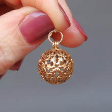 Load image into Gallery viewer, Antique pomander. Pomander pendant. Gold pomander. Gold ball pendant. Gold sphere pendant. Pomander locket. Openwork design. Vinaigrette pendant.
