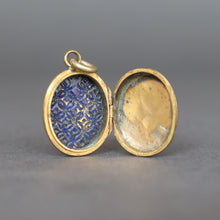 Load image into Gallery viewer, Antique Victorian era mint green enamel locket in 9ct gold
