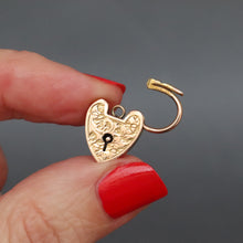 Load image into Gallery viewer, Antique heart padlock with ivy leaf engraving in 9ct yellow gold. Edwardian heart padlock. Antique heart padlock. Antique padlock. Antique gold padlock. Ivy padlock. Large gold padlock. Small gold padlock. Large heart clasp. Small heart clasp. Matching heart padlocks. 
