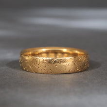 Load image into Gallery viewer, Antique Victorian era wedding band with engraving in 18ct gold
