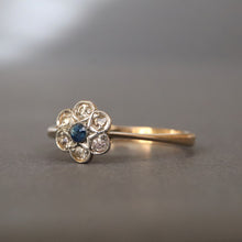 Load image into Gallery viewer, Vintage daisy cluster ring with diamonds &amp; blue spinel in 18ct gold
