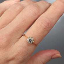 Load image into Gallery viewer, Vintage daisy cluster ring with diamonds &amp; blue spinel in 18ct gold
