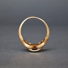 Load image into Gallery viewer, Vintage Retro era horse bit ring in 18ct gold
