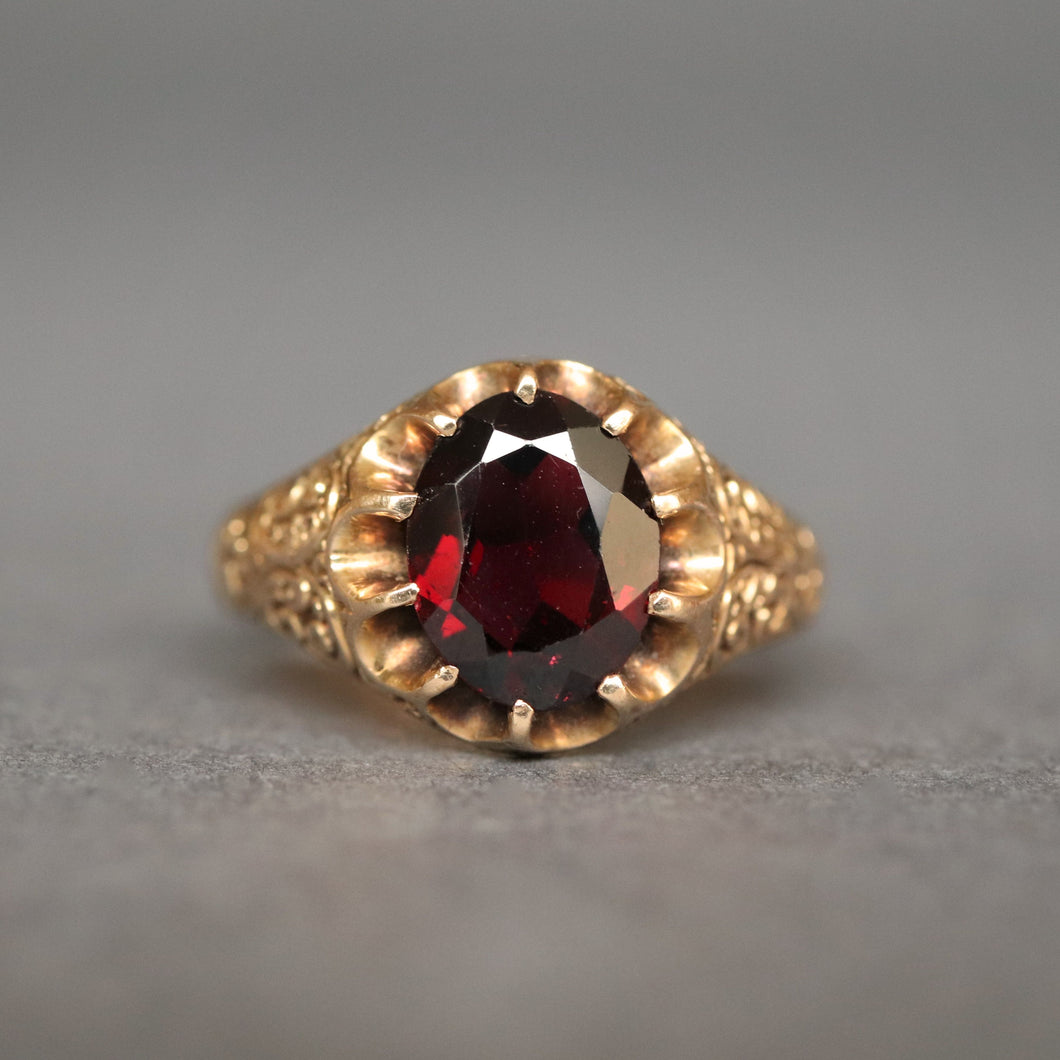 Antique Edwardian era belcher set garnet ring in 9ct gold