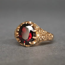 Load image into Gallery viewer, Antique Edwardian era belcher set garnet ring in 9ct gold
