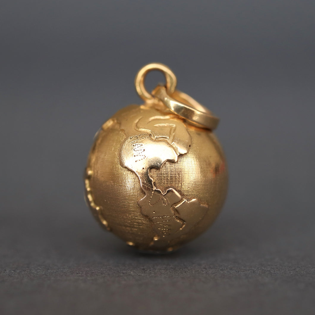 vintage globe world orb pendant Florentine finish 18k 18ct gold jewellery jewelry map