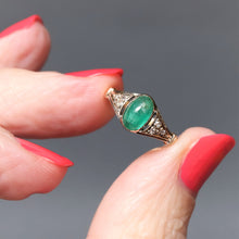 Load image into Gallery viewer, Emerald ring. Vintage emerald ring. Cabochon emerald ring. Mid-century ring. Emerald and diamond ring. Vintage emerald and diamond ring. Petite ring. Dainty ring.
