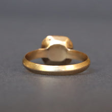 Load image into Gallery viewer, Antique 18th century Stuart crystal ring with pink foiling in 15ct gold
