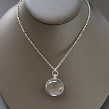 Load image into Gallery viewer, Vintage &#39;Pool of Light&#39; locket with twist chain in sterling silver
