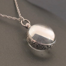 Load image into Gallery viewer, Vintage &#39;Pool of Light&#39; locket with twist chain in sterling silver
