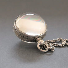 Load image into Gallery viewer, Vintage &#39;Pool of Light&#39; locket with twist chain in sterling silver
