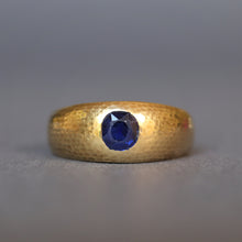 Load image into Gallery viewer, Vintage sapphire ring. Vintage sapphire stacking band. Cushion cut sapphire ring. Art deco sapphire ring. Hammered gold ring. Textured gold ring. Hammered gold sapphire ring. Textured gold sapphire ring. Vintage hammered gold ring. Vintage textured gold ring. Dome ring. Vintage dome ring.
