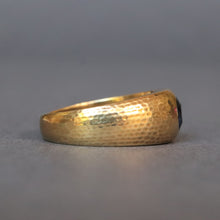 Load image into Gallery viewer, Vintage Art Deco era sapphire ring with hammered finish in 14ct gold
