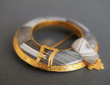 Load image into Gallery viewer, Antique Victorian era &#39;Order of the Garter&#39; agate brooch in 18ct gold
