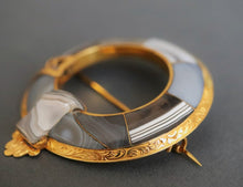 Load image into Gallery viewer, Antique Victorian era &#39;Order of the Garter&#39; agate brooch in 18ct gold
