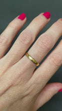 Load and play video in Gallery viewer, Vintage plain wedding band ring in 18ct gold
